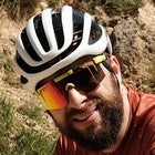 I wanted a spacious and comfortable cargo to take Clitorine and Enguerrand to their Montessori school every day. Well settled in their armchairs warm under their canopy, they are the kings of the neighborhood in daddy's flamboyant Bullitt!