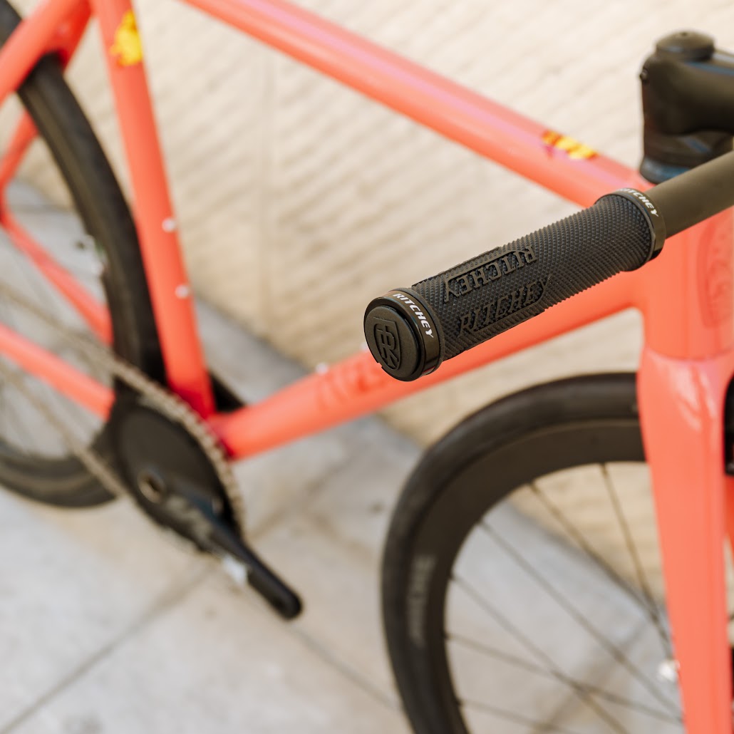 Fissa   custom   framboise   4